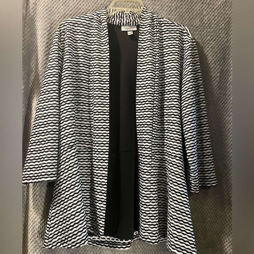 EUC Dressbarn XL stripped open jacket ribbed texture black and white waves